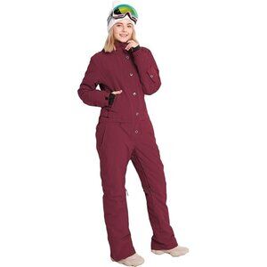 ❄ One-piece red snowsuit